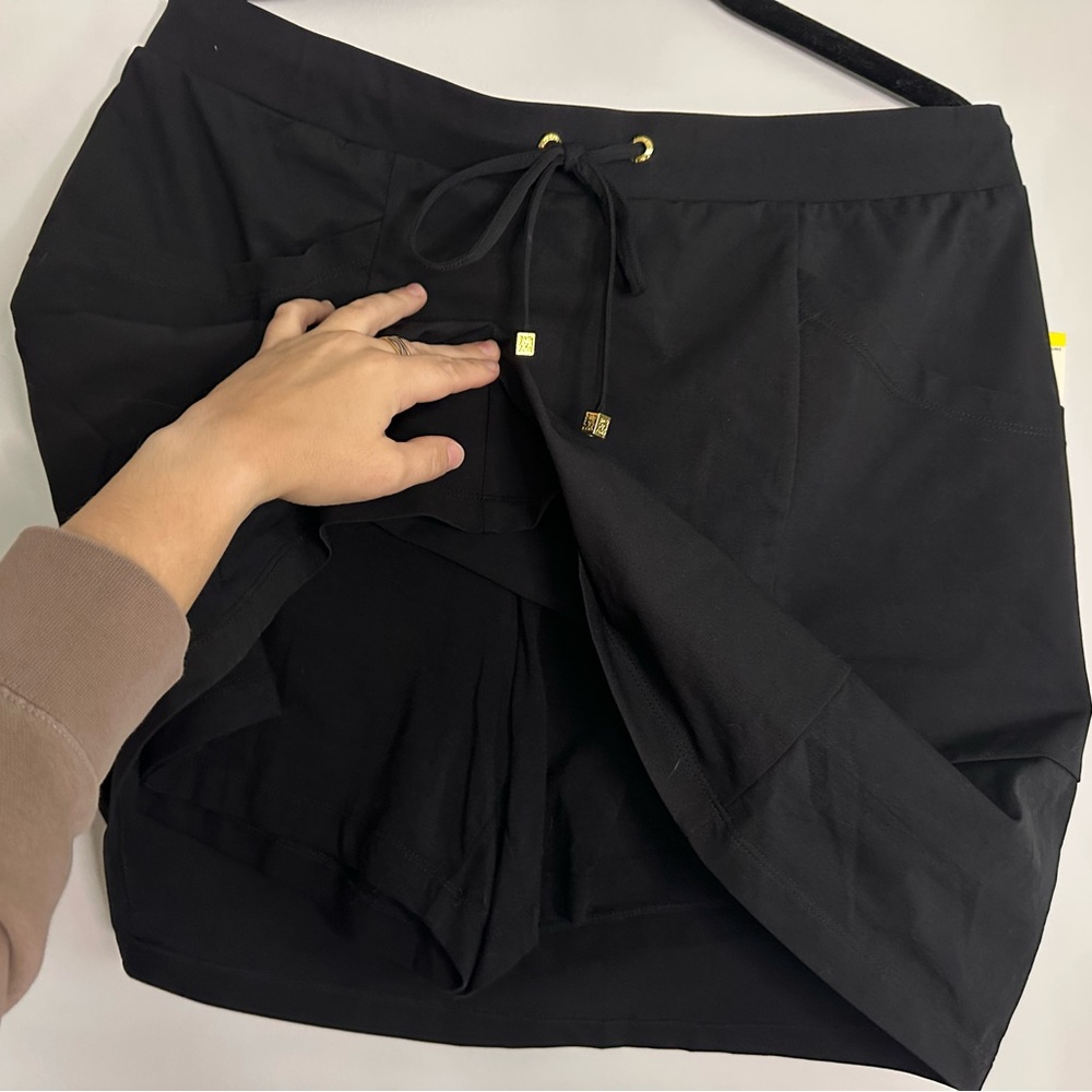 Anne Klein Classic Black Drawstring Skort with Gold Accents – NWT (M) - Picture 8 of 8
